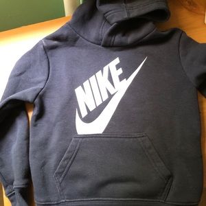 Nike 2T-3T sweatshirt excellent condition